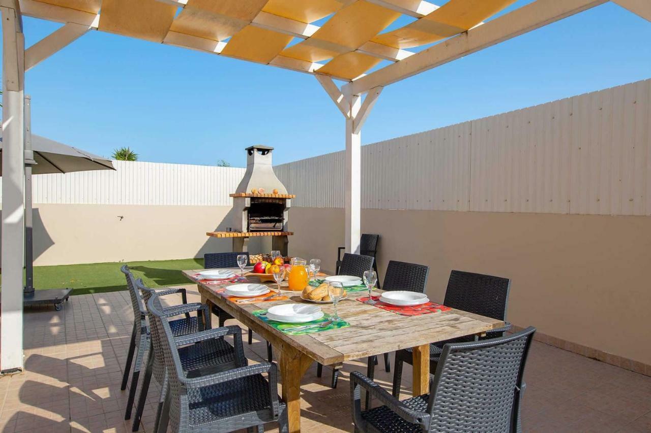 אלבופיירה Villa Ruana - 5 Bedrooms On Suite- Free Out Door Hot Jacuzzi - By Bedzy מראה חיצוני תמונה