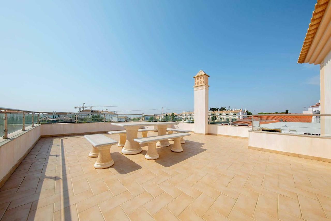 אלבופיירה Villa Ruana - 5 Bedrooms On Suite- Free Out Door Hot Jacuzzi - By Bedzy מראה חיצוני תמונה