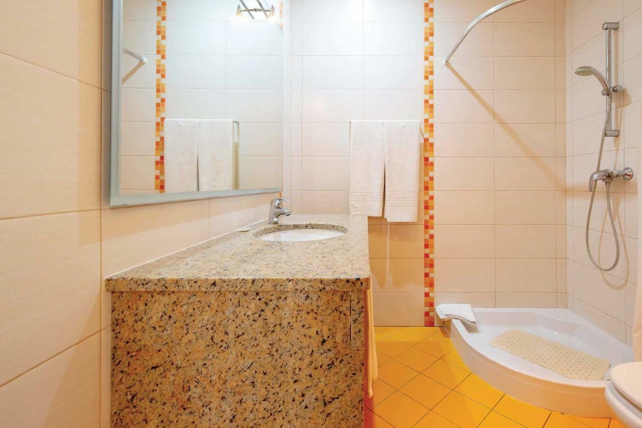 אלבופיירה Villa Ruana - 5 Bedrooms On Suite- Free Out Door Hot Jacuzzi - By Bedzy מראה חיצוני תמונה